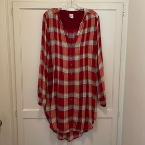 Long tunic long sleeve top.